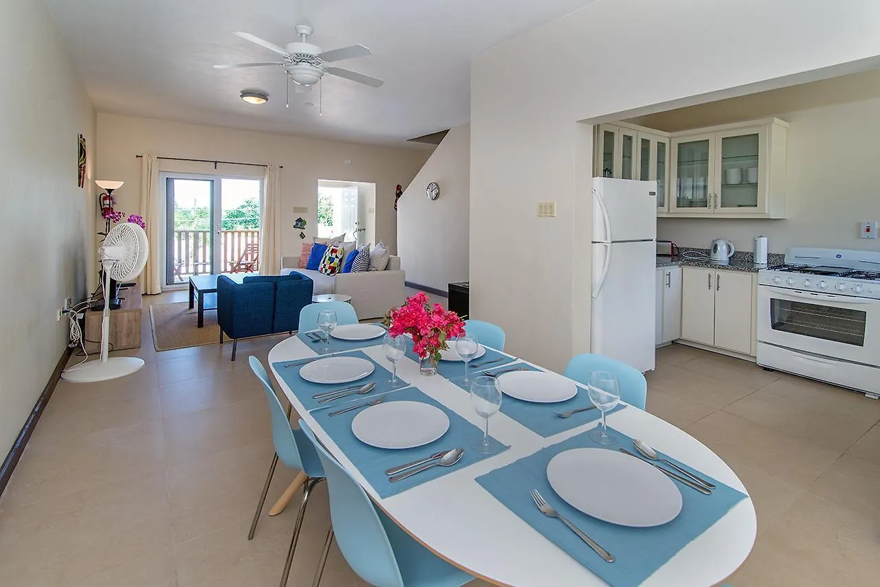 Family Complex Beside Beach W/Pool Montego Bay #2 0*,